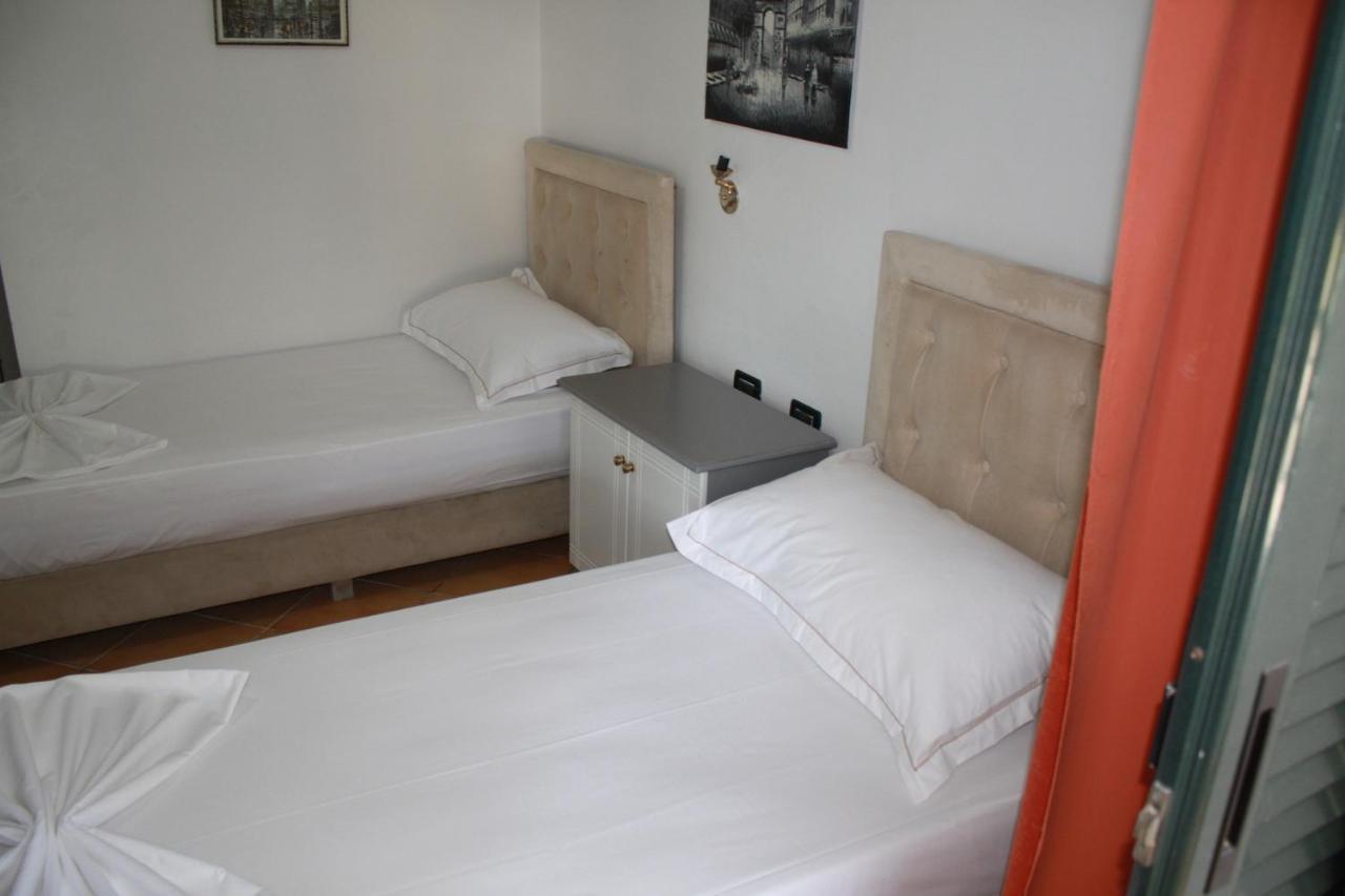 Kanina Hotel&Hostel Sarande Exterior photo