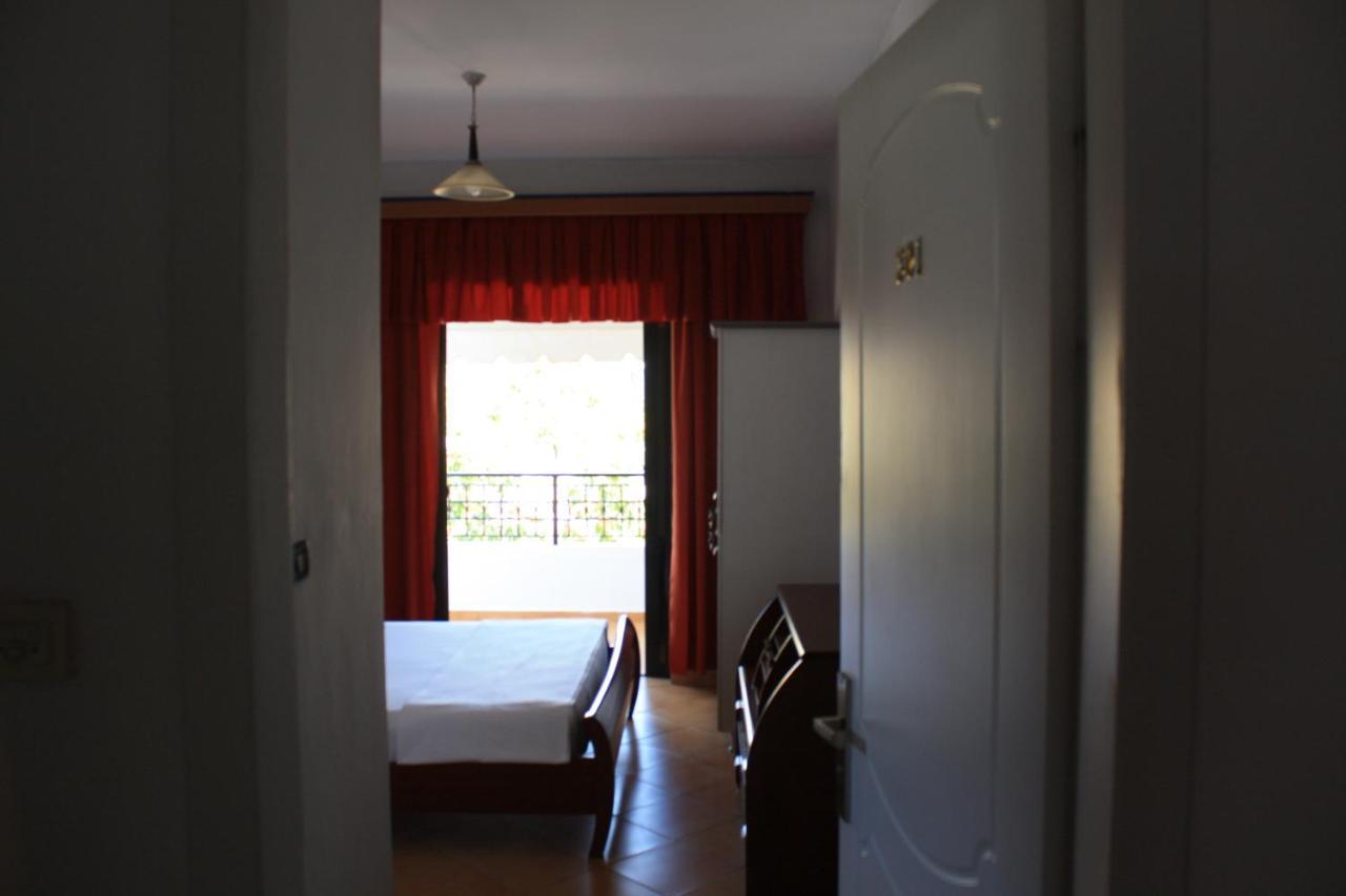 Kanina Hotel&Hostel Sarande Exterior photo